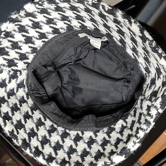 Houndstooth Bucket Hat - Picture 7 of 7